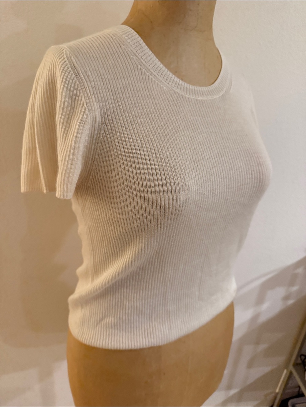 Eterne sz XS/S Cashmere Ribbed Short-Sleeve Knit Sweater like new condition - Picture 3 of 6